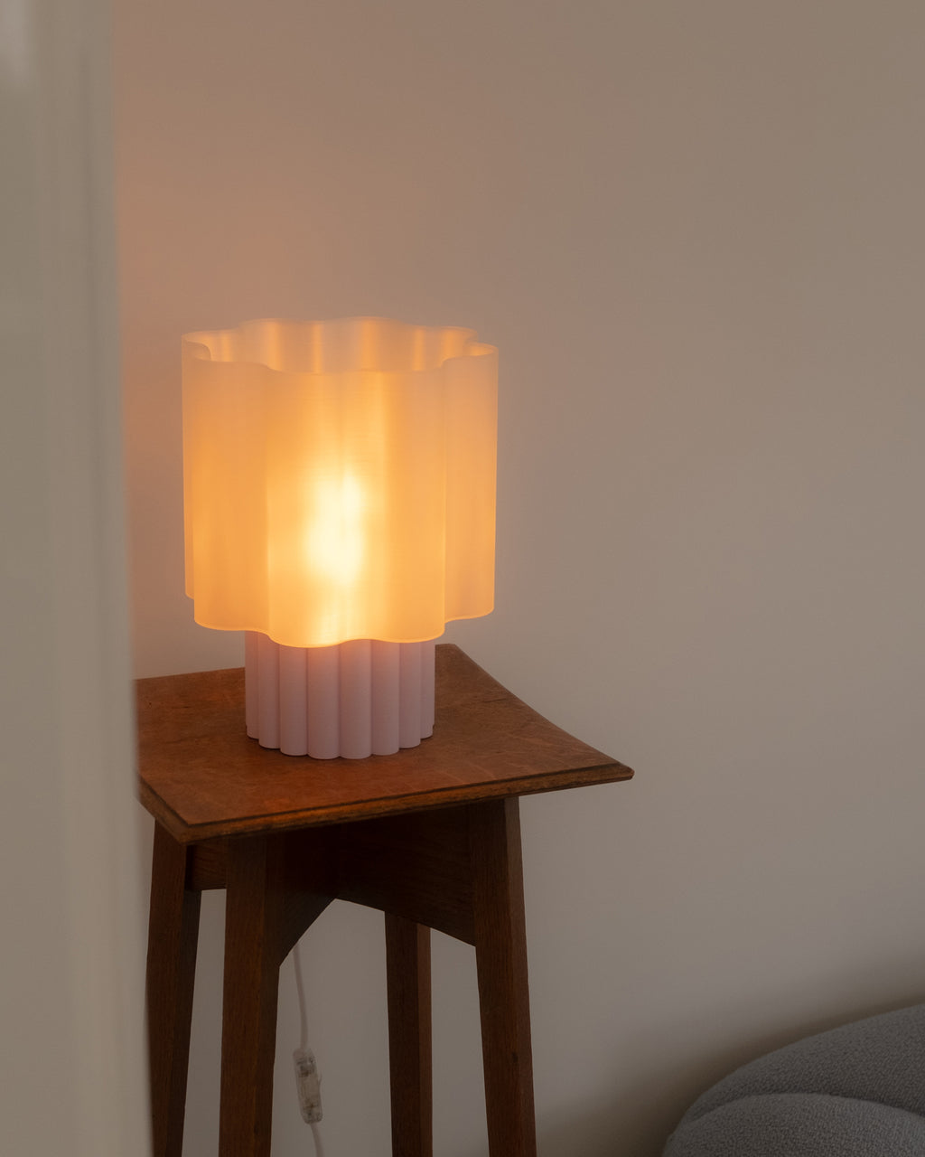 BLOOMÉ tafellamp - Parelmoer / Bloesemroze