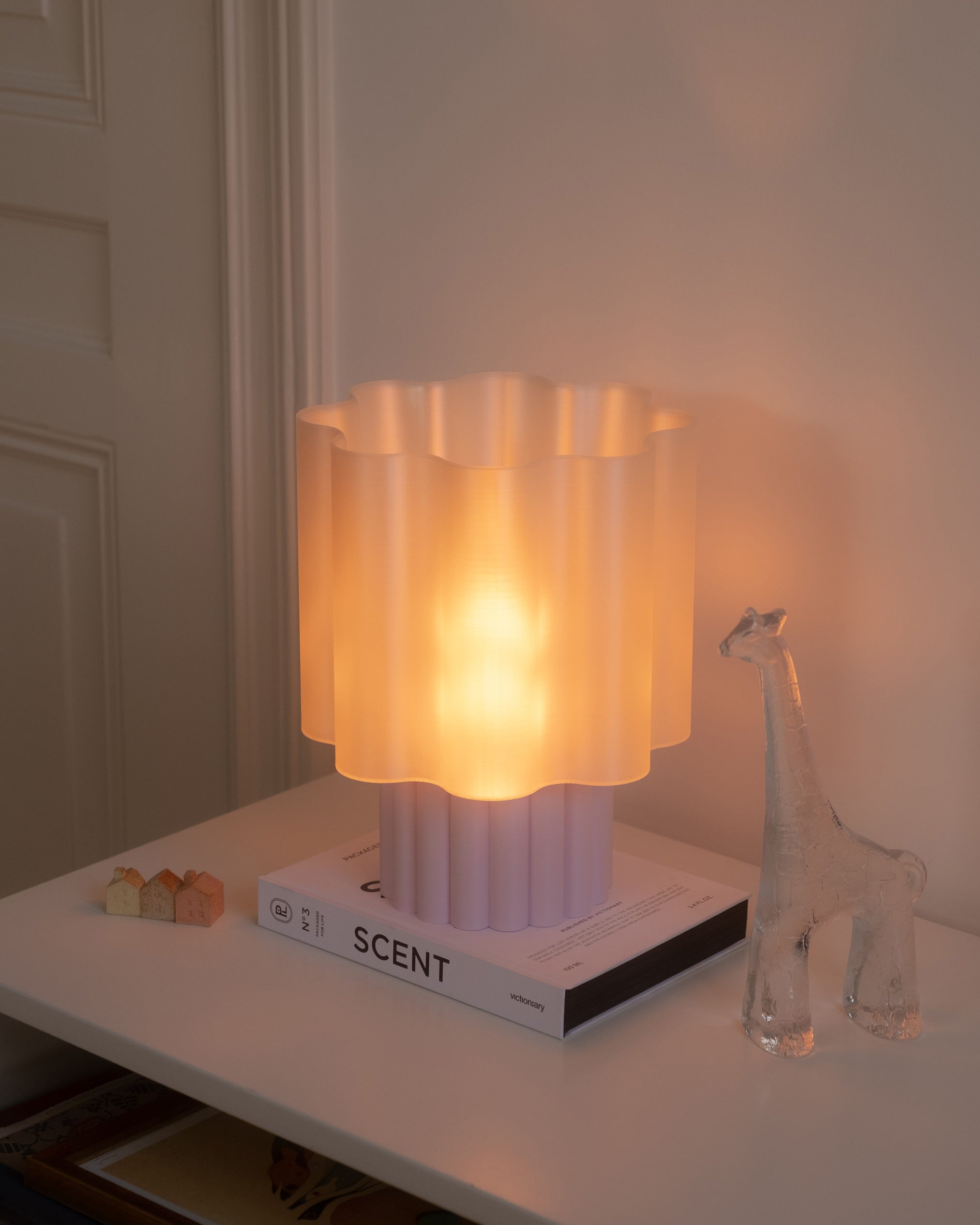 BLOOMÉ tafellamp - Parelmoer / Bloesemroze